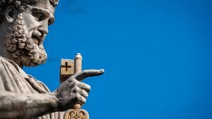 Ý nghĩa biểu tượng chìa khóa trong tay Thánh Phêrô
