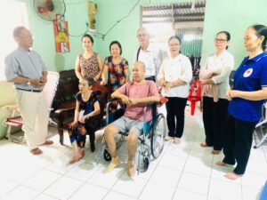 NGÀY 07.9.2025, BAN PHỤC VỤ GĐTH MIỀN THỦ ĐỨC THĂM VIẾNG VÀ TRAO QUÀ CHO CÁC ANH CHỊ THÀNH VIÊN CÓ HOÀN CẢNH KHÓ KHĂN