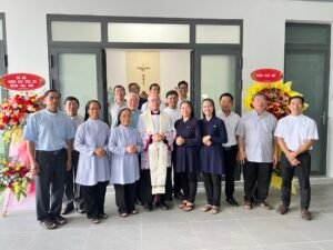 ĐỨC CHA GIUSE, GM NHA TRANG LÀM PHÉP TU SỞ ĐẦU TIÊN CỦA DÒNG MẸ CHÚA CỨU CHUỘC TẠI CAM HÒA, CAM RANH THUỘC GP. NHA TRANG 10-2025