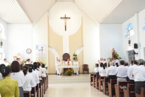 DÒNG MẸ CHÚA CỨU CHUỘC LONG TRỌNG CỬ HÀNH KHÁNH NHẬT TRUYỀN GIÁO 2025