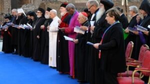 Đức Thánh Cha chủ sự giờ cầu nguyện liên tôn tại Colosseo cầu cho hòa bình