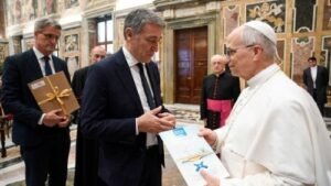 Đức Thánh Cha: “Nạn cho vay nặng lãi là tội xúc phạm đến phẩm giá con người”