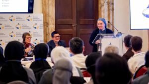 Các tu sĩ thảo luận về vấn nạn lạm dụng trong đời sống thánh hiến