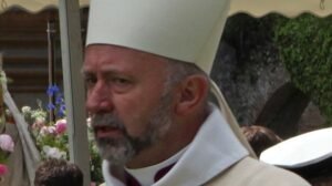 Một giám mục Anh giáo về hưu gia nhập Giáo hội Công giáo