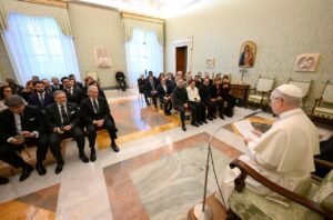 ĐTC Lêô XIV kêu gọi đào tạo người trẻ thành những người khẩn cầu cho thế giới