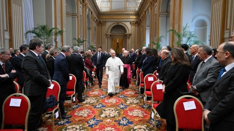 Đức Thánh Cha: Thực thi công lý trong tòa án Giáo hội cần bằng giữa công lý và bác ái