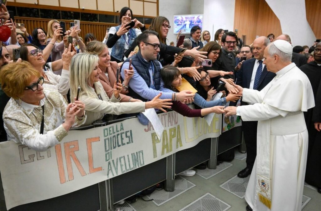 Đức Thánh Cha: Giáo dục đức tin giúp con người tìm kiếm chân lý