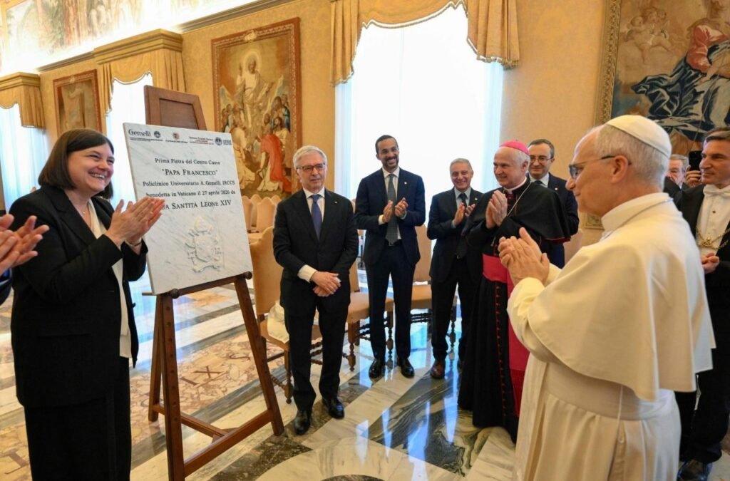 Đức Thánh Cha làm phép phiến đá đầu tiên của “Trung tâm Tim mạch – Giáo hoàng Phanxicô” của Bệnh viện Gemelli