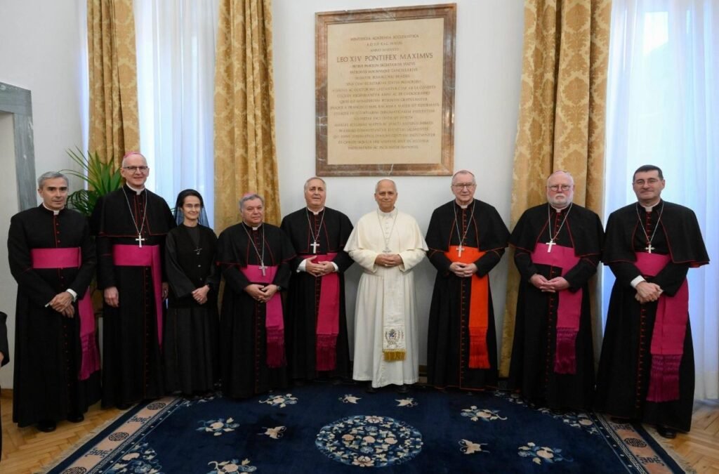 Đức Thánh Cha: Ngoại giao Tòa Thánh phục vụ hòa bình, chân lý và công lý