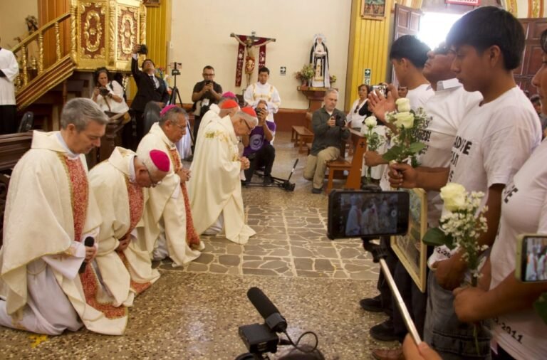 Các đại diện Vatican và Giáo hội Peru quỳ xin lỗi các nạn nhân của “Sodalitium Christianae Vitae”