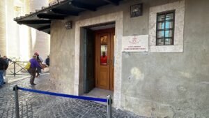 Phòng khám bệnh miễn phí của Vatican – nơi khuôn mặt người nghèo chính là khuôn mặt Chúa Kitô
