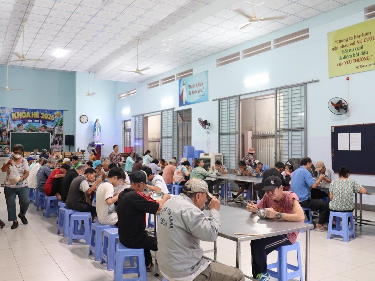 Dòng Mẹ Chúa Cứu Chuộc: Bữa Sáng 0 Đồng – Nơi tình yêu Chúa chạm đến mọi người
