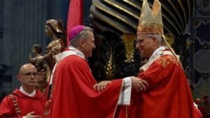 Hàng trăm tín hữu Hoa Kỳ dự lễ trao dây Pallium tại Roma