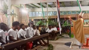 Một Giám mục đi thuyền ba ngày để đến với các tín hữu nơi “tận cùng thế giới”
